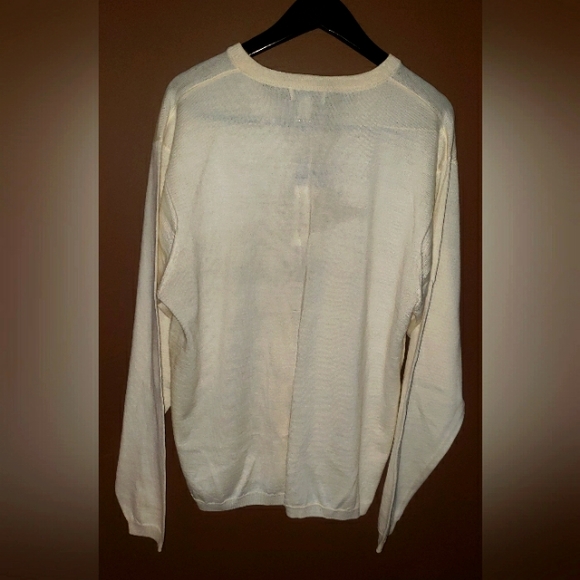 VISITOR'S Soft Wool Lightweight Eggshell Sweater - Picture 3 of 5